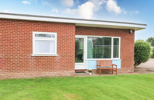 Mundesley Cottage | Cabin ∙ 2 bedrooms ∙ 4 guests