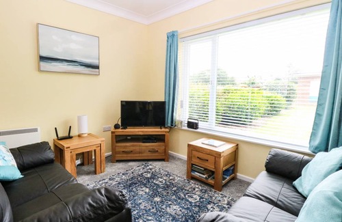 Mundesley Cottage | Cabin ∙ 2 bedrooms ∙ 4 guests