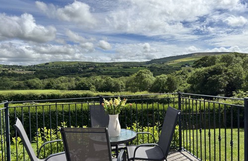 Boncath Cottage | Cabin ∙ 2 bedrooms ∙ 4 guests