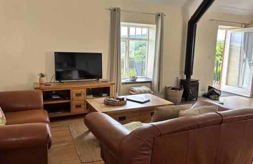 Boncath Cottage | Cabin ∙ 2 bedrooms ∙ 4 guests