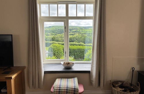 Boncath Cottage | Cabin ∙ 2 bedrooms ∙ 4 guests