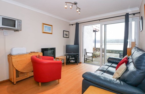 Borth-y-Gest Cottage | Cabin ∙ 2 bedrooms ∙ 4 guests