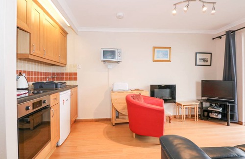Borth-y-Gest Cottage | Cabin ∙ 2 bedrooms ∙ 4 guests