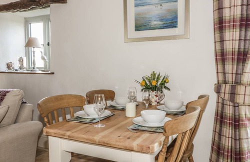 Fylingdales Cottage | Cabin ∙ 2 bedrooms ∙ 4 guests