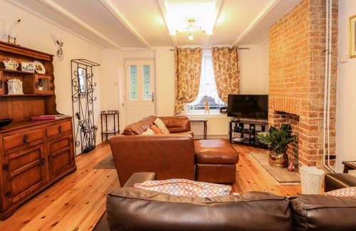 Snettisham Cottage | Cabin ∙ 2 bedrooms ∙ 4 guests