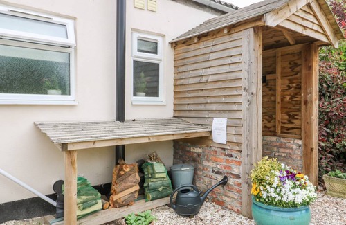 South Cave Cottage | Cabin ∙ 2 bedrooms ∙ 4 guests