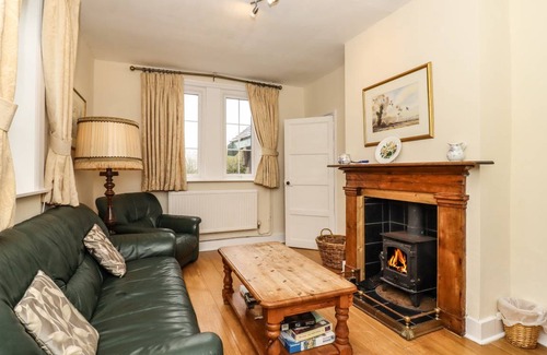 Woodbridge Cottage | Cabin ∙ 2 bedrooms ∙ 5 guests