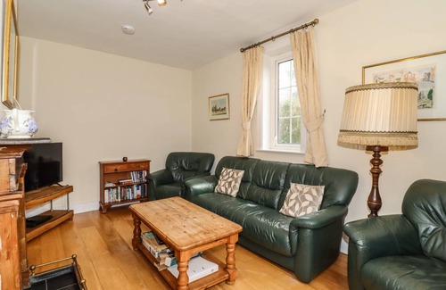Woodbridge Cottage | Cabin ∙ 2 bedrooms ∙ 5 guests