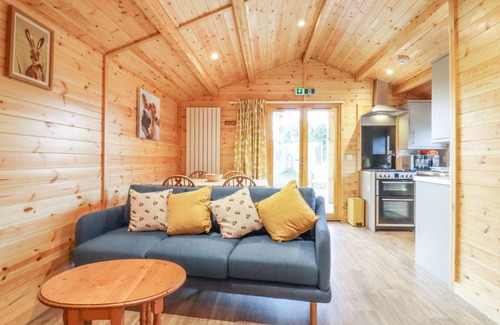 Theberton Cottage | Cabin ∙ 2 bedrooms ∙ 4 guests