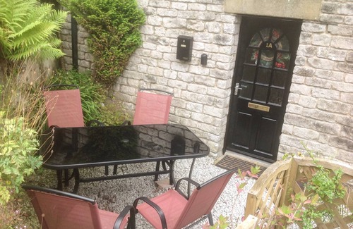 Tideswell Cottage | Cabin ∙ 2 bedrooms ∙ 4 guests