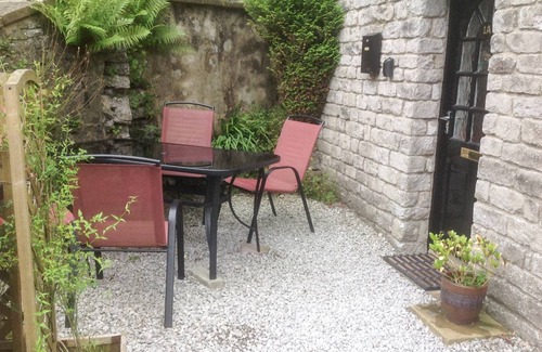Tideswell Cottage | Cabin ∙ 2 bedrooms ∙ 4 guests