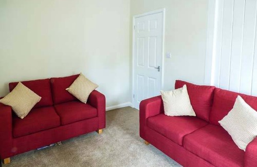 Tideswell Cottage | Cabin ∙ 2 bedrooms ∙ 4 guests