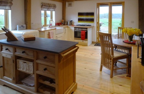 Brampford Speke Cottage | Cabin ∙ 2 bedrooms ∙ 4 guests