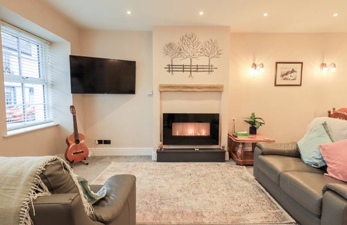 Windermere Cottage | Cabin ∙ 2 bedrooms ∙ 4 guests