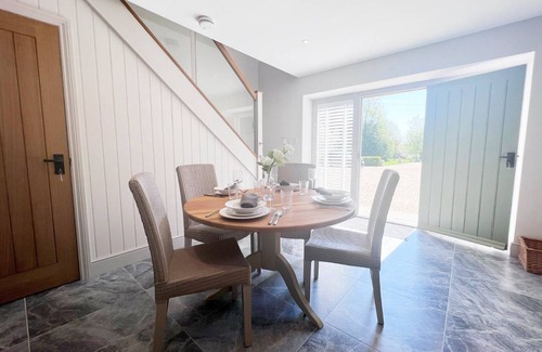 Winterslow Cottage | Cabin ∙ 2 bedrooms ∙ 4 guests