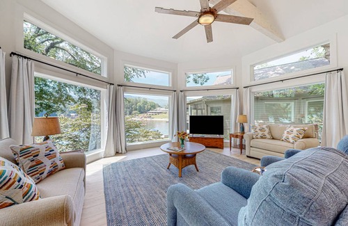 Lake Lure Cottage | Cabin ∙ 2 bedrooms ∙ 6 guests