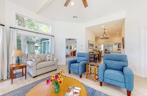 Lake Lure Cottage | Cabin ∙ 2 bedrooms ∙ 6 guests