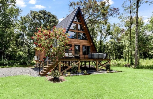 New Iberia Cabin | Cabin ∙ 2 bedrooms ∙ 4 guests
