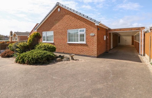 Chapel Saint Leonards Cottage | Cabin ∙ 2 bedrooms ∙ 4 guests