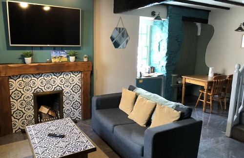 Gatehouse-of-Fleet Cottage | Cabin ∙ 2 bedrooms ∙ 4 guests