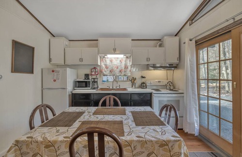 Locust Lake Village Cabin | Cabin ∙ 2 bedrooms ∙ 4 guests
