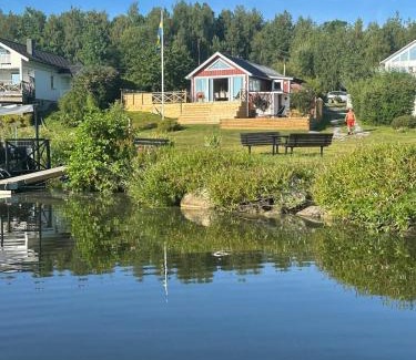 Prastnibble House | Cabin 20 m from the water on Ekerö