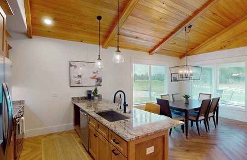 Waverly House | CABIN #3 AT SANCTUARY COVE