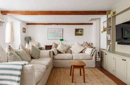 Burton Bradstock Cottage | Cabin ∙ 3 bedrooms ∙ 7 guests