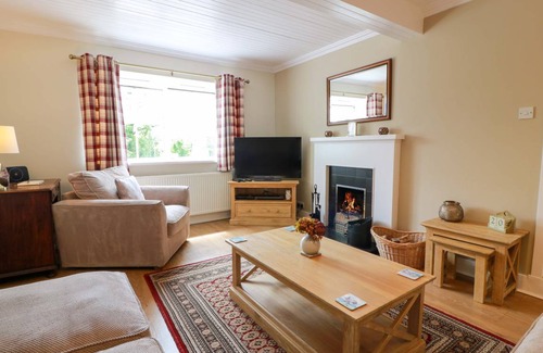 Girvan Cottage | Cabin ∙ 3 bedrooms ∙ 6 guests