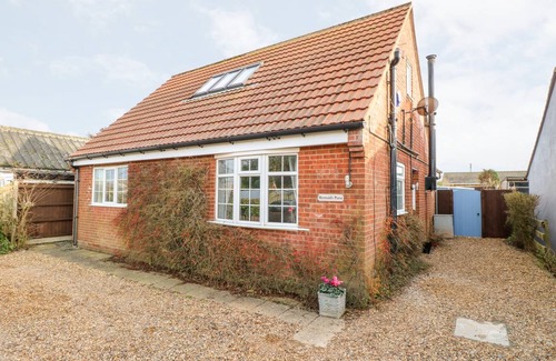 Irstead Cottage | Cabin ∙ 3 bedrooms ∙ 6 guests