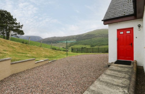 Fort William Cottage | Cabin ∙ 3 bedrooms ∙ 6 guests