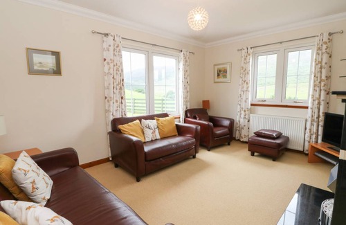 Fort William Cottage | Cabin ∙ 3 bedrooms ∙ 6 guests