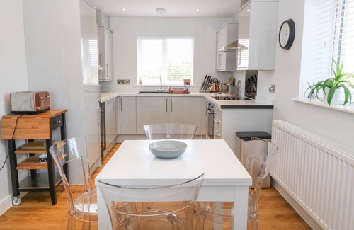 Trearddur Bay Cottage | Cabin ∙ 3 bedrooms ∙ 5 guests