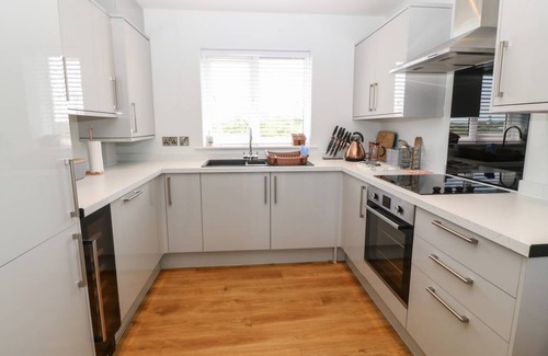 Trearddur Bay Cottage | Cabin ∙ 3 bedrooms ∙ 5 guests