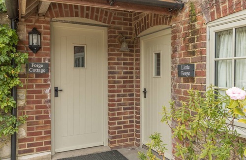 West Lulworth Cottage | Cabin ∙ 3 bedrooms ∙ 5 guests