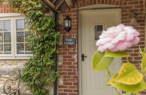 West Lulworth Cottage | Cabin ∙ 3 bedrooms ∙ 5 guests