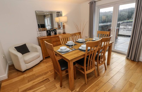 Milford Haven Cottage | Cabin ∙ 3 bedrooms ∙ 6 guests