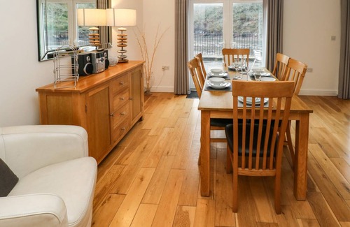 Milford Haven Cottage | Cabin ∙ 3 bedrooms ∙ 6 guests