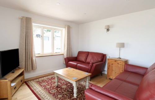 Burgh Castle Cottage | Cabin ∙ 3 bedrooms ∙ 5 guests