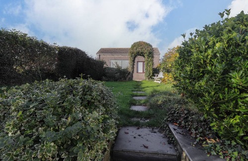 Crynant Cottage | Cabin ∙ 3 bedrooms ∙ 4 guests