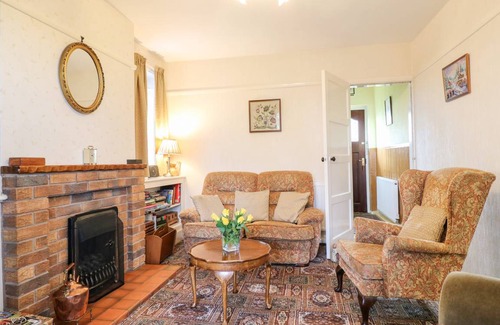 Chesterfield Cottage | Cabin ∙ 3 bedrooms ∙ 6 guests