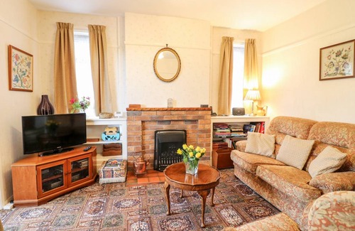 Chesterfield Cottage | Cabin ∙ 3 bedrooms ∙ 6 guests