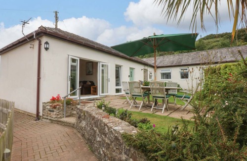 Llanfairpwllgwyngyll Cottage | Cabin ∙ 3 bedrooms ∙ 6 guests