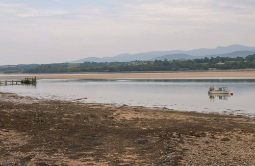 Llanfairpwllgwyngyll Cottage | Cabin ∙ 3 bedrooms ∙ 6 guests