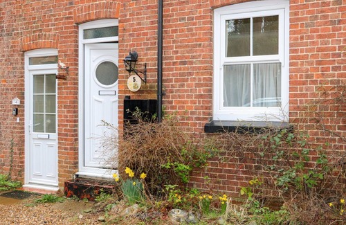 East Runton Cottage | Cabin ∙ 3 bedrooms ∙ 5 guests