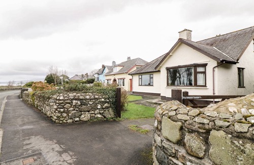 Llwyngwril Cottage | Cabin ∙ 3 bedrooms ∙ 6 guests