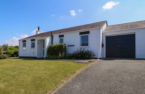 Edern Cottage | Cabin ∙ 3 bedrooms ∙ 6 guests
