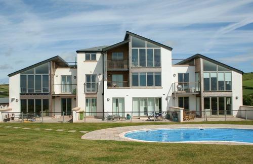 Burgh Island Cottage | Cabin ∙ 3 bedrooms ∙ 6 guests