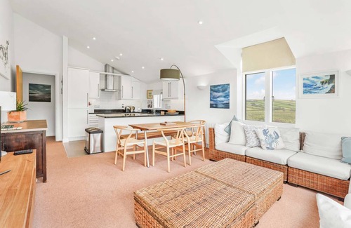 Burgh Island Cottage | Cabin ∙ 3 bedrooms ∙ 6 guests