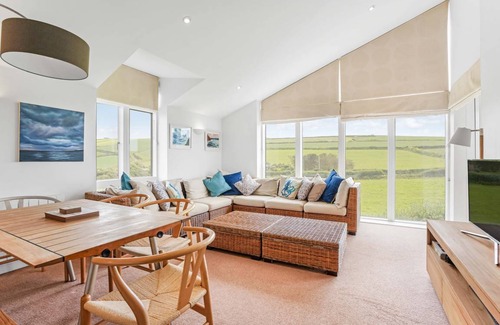 Burgh Island Cottage | Cabin ∙ 3 bedrooms ∙ 6 guests